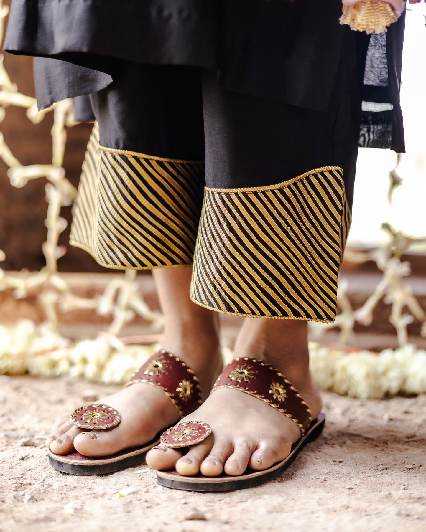 Noor- Black
