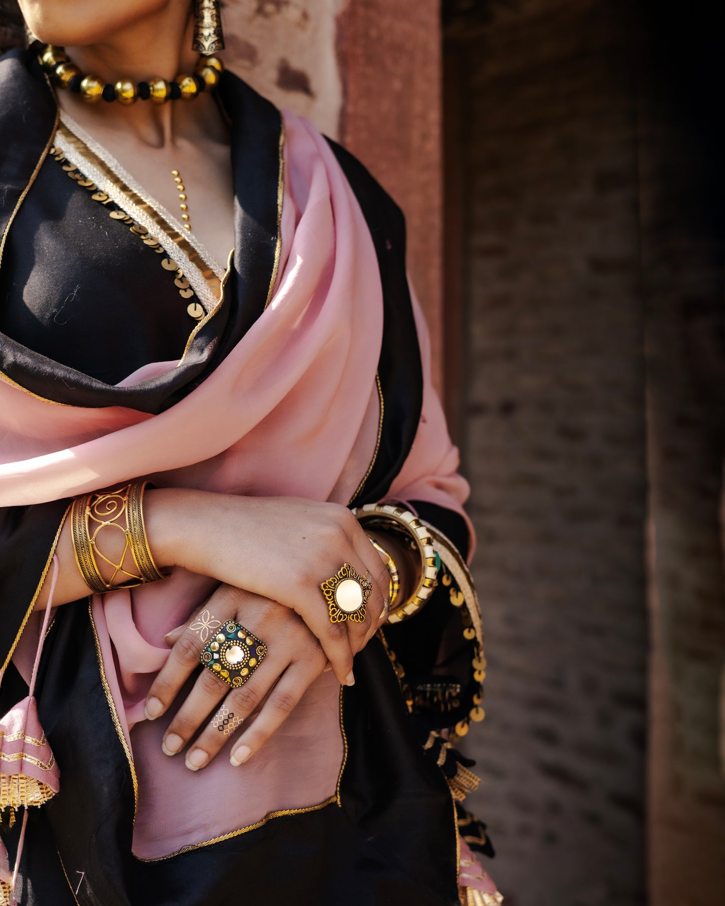 Noor- Black