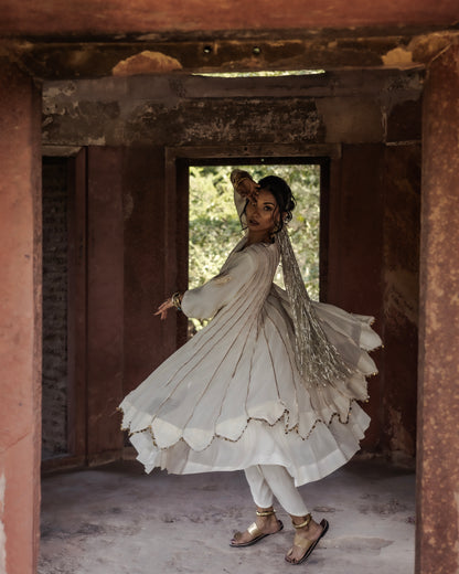 Adaa - White