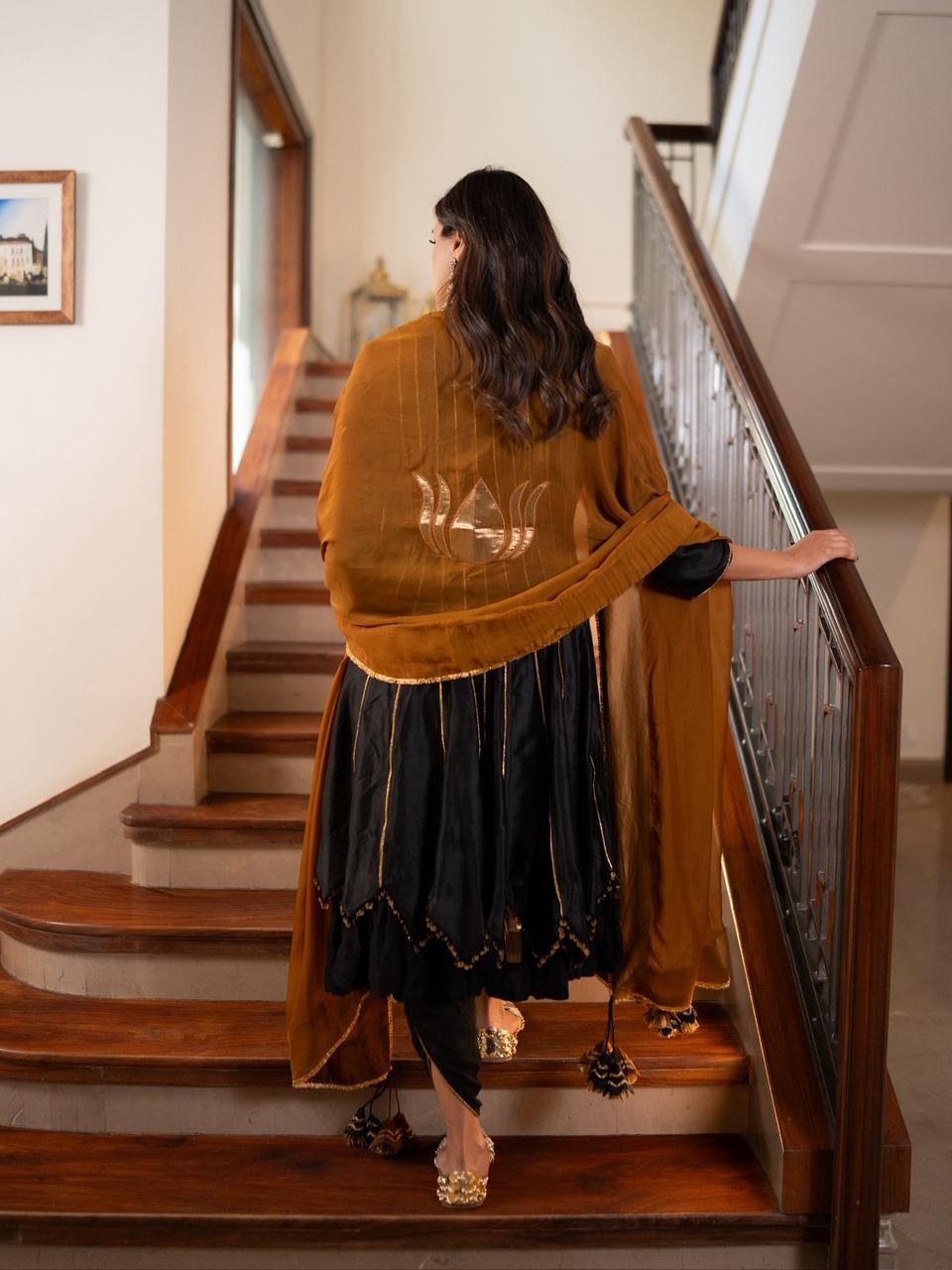 ADAA-BLACK & BROWN
