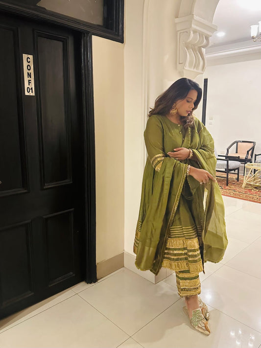 KAINAT-MEHNDI GREEN