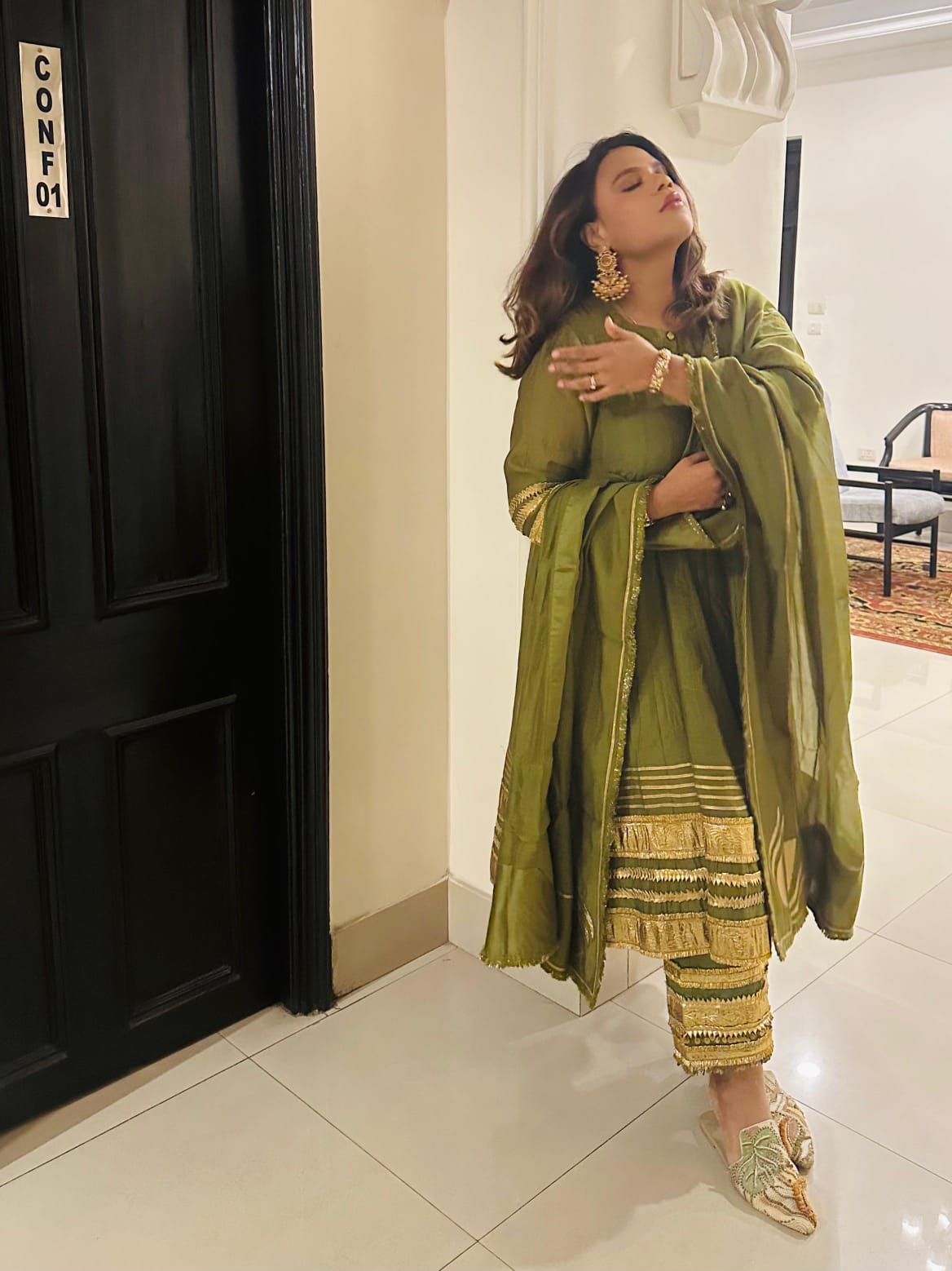 KAINAT-MEHNDI GREEN